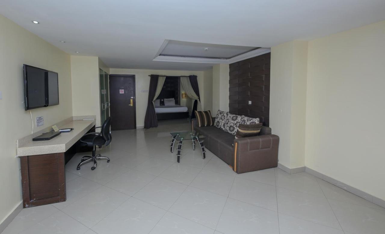 Ksf Place Alaka Lagos Exterior foto